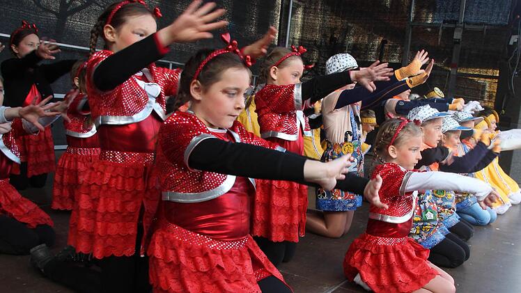 Marktplatztreiben in Stadtsteinach Foto: Jürgen Gärtner