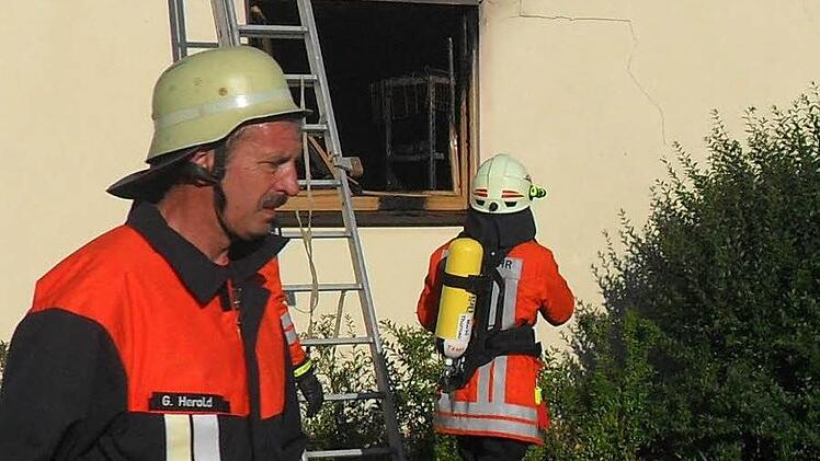 Nur mit Atemschutz konnte die Feuerwehr in den Heizraum vordringen.
