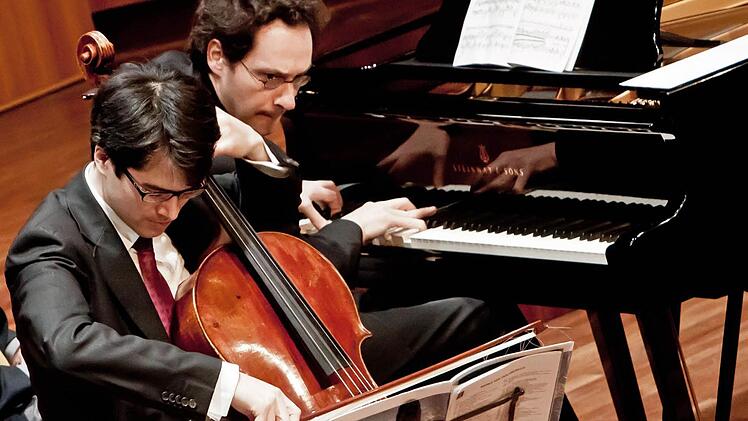 Danjulo Ishizaka und Shai Wosner gastierten im Coburger Kongresshaus. Foto: Jochen Berger