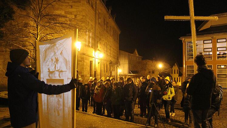 Ökumenischer Jugendkreuzweg in Kulmbach  Foto: Sonja Adam