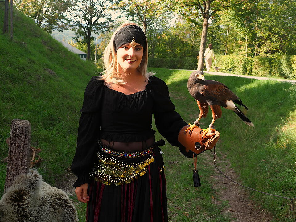 Buntes Treiben auf der Burg.