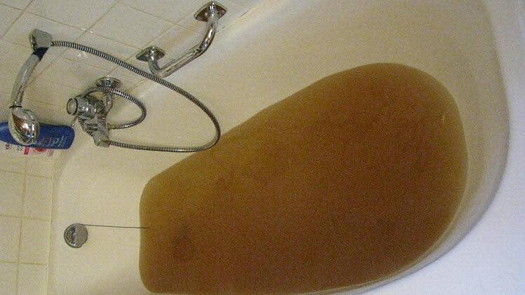 In Wannen mit so einem Wasser müssen Untersteinacher beim Baden...