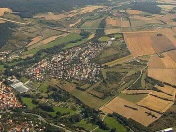Die Videokamera machte diese Aufnahmen von Münnerstadt und dem Umland, als der Ballon immer höher und höher stieg. Fotos: Heike Beudert (2)/Skywalker-Kamera (3)
