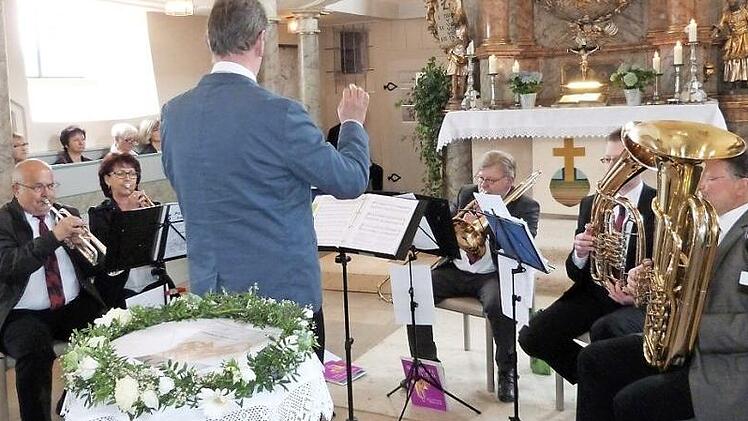 Der Posaunenchor Lanzendorf spielte zu seinem Jubiläum selbstverständlich selbst auf. Fotos: Werner Reißaus