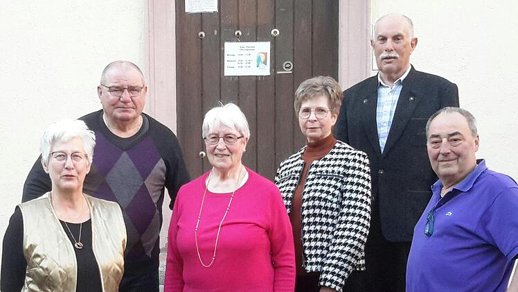 Im Vorstandsgremium der Kolpingsfamilie Bad Brückenau vertreten sind künftig (von links) Uschi Schmitz, Karl Veit, Elisabeth Teichlein, Helene Klubertanz, Josef Dieser und Willy Schmitz. Foto: Rolf Pralle