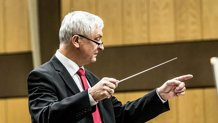 Umsichtiger Dirigent: Norbert LucheFoto: Jochen Berger