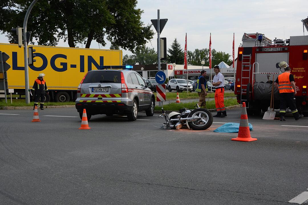 Kreis Kulmbach: Lkw-Fahrer übersieht Motorradfahrerin bei Wirsberg