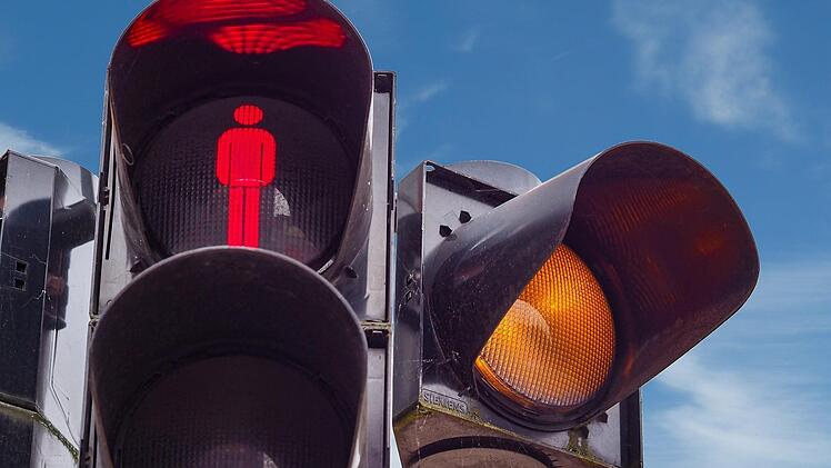 An einer Ampel in der Nürnberger Innenstadt eskalierte ein Streit. Symbolbild, Foto: WolfBlur/pixabay