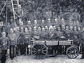 Historische Aufnahme der Freiwilligen Feuerwehr Wittershausen aus dem Jahre 1902. Repro: Udo Sell