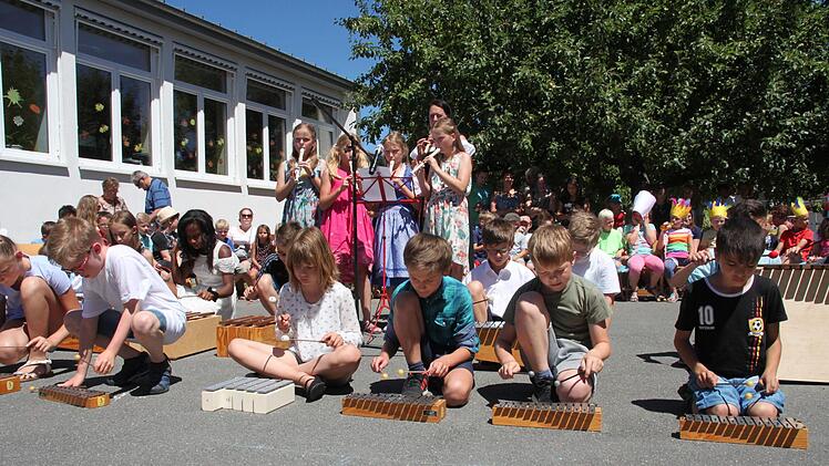 Impressionen vom Burghaiger Wiesenfest Foto: Stephan Stöckel