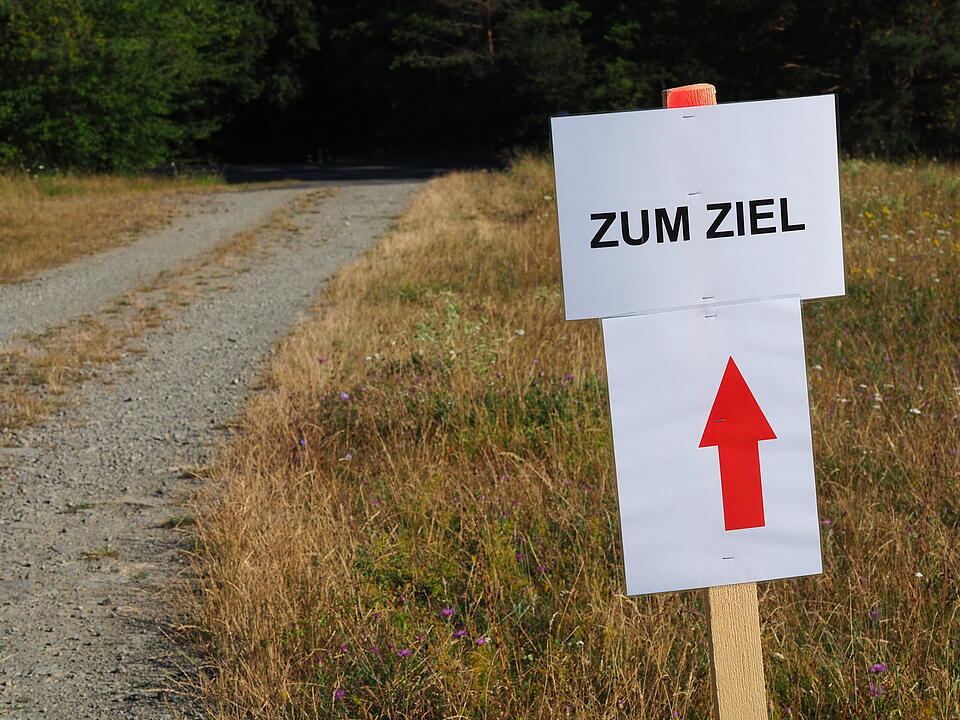 Das verlassene Dorf Bonnland darf bei einer Wanderung durch den Truppenübungsplatz Hammelburg nicht fehlen. Foto: Jürgen Schmitt