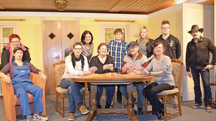 Die Theatergruppe freute sich auf die Aufführungen.  Foto: Andreas Lomb