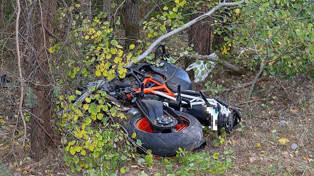 Bei einem Motorradunfall zwischen Keidenzell und Deberndorf im Landkreis F&uuml;rth wurden zwei Personen teils schwer verletzt. Foto: News5/Schmelzer