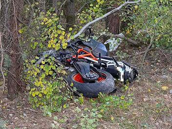 Bei einem Motorradunfall zwischen Keidenzell und Deberndorf im Landkreis F&uuml;rth wurden zwei Personen teils schwer verletzt. Foto: News5/Schmelzer