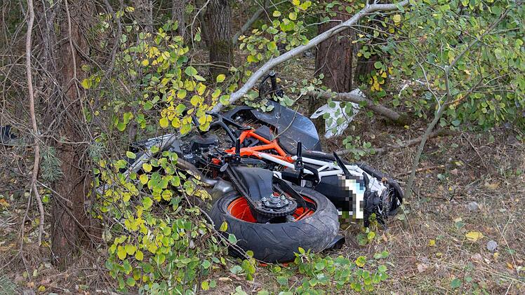 Bei einem Motorradunfall zwischen Keidenzell und Deberndorf im Landkreis Fürth wurden zwei Personen teils schwer verletzt. Foto: News5/Schmelzer