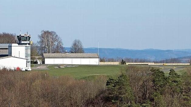 Der Flugplatz auf der Brandensteinsebene - rund 500 Meter ist die Start- und Landebahn von der geplanten neuen Wohnbebauung zwischen der Löbelsteiner Straße und der Straße Am Eichholz entfernt.  Foto: Jochen Berger