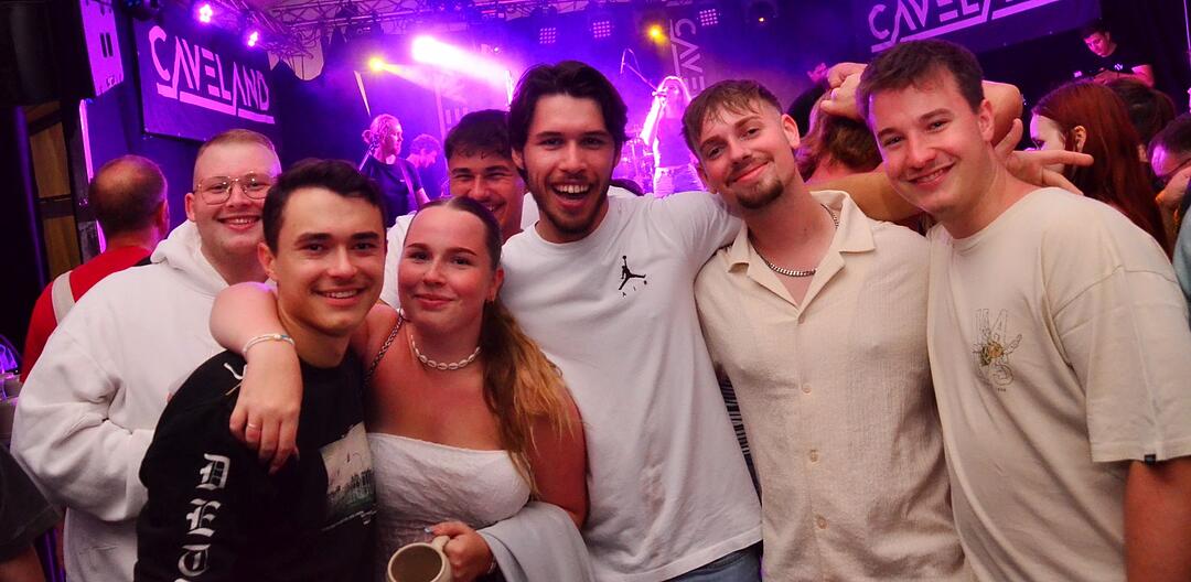Party mit der Band "CAVELAND"