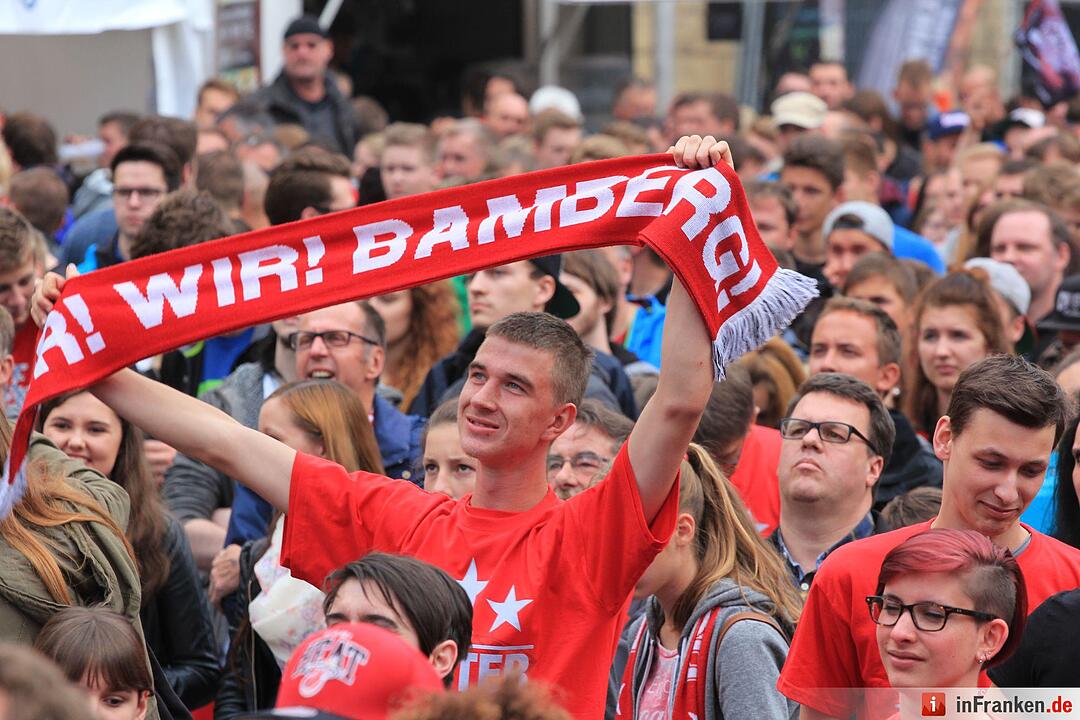 Bilder vom Public Viewing am Bamberger Maxplatz Teil 2