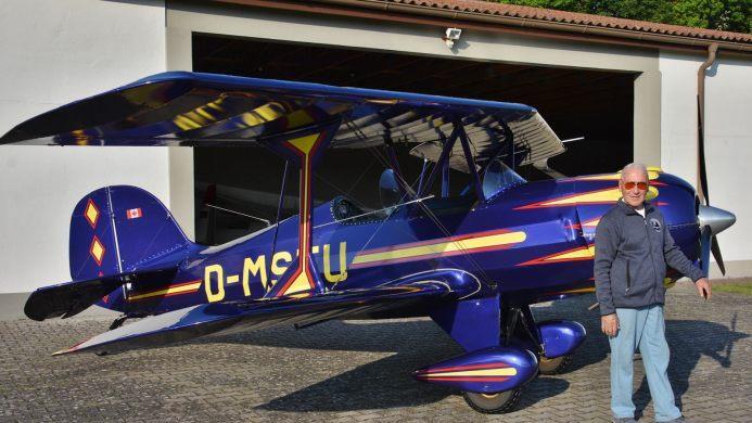 Elmar Umhöfer ist mit seinen 84 Jahren noch immer ein begeisterter Flieger.  Foto: Hanns Friedrich
