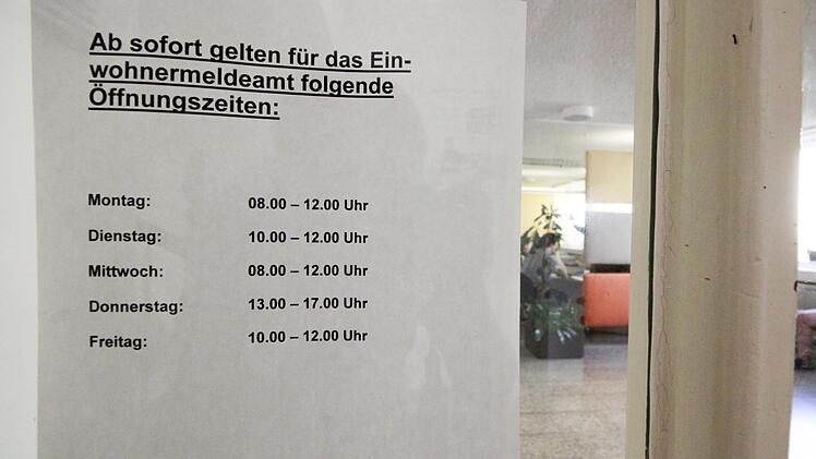 Dienstags und freitags hat das Einwohnermeldeamt nur noch zwei Stunden geöffnet. Ansonsten vier Stunden.  Foto: Andreas Oswald
