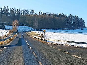 Achtung, Baum f&auml;llt: Die Kreisstra&szlig;e CO 11 wird ab Montag im Bereich des Stiefvater-Bergs in Neustadt f&uuml;r etwa zwei Wochen tags&uuml;ber gesperrt.