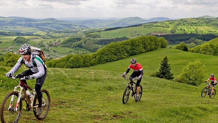 Die Rhön mit dem Mountainbike erkunden - das lockt Sportler und Touristen.  Foto: Archiv/Anand Anders