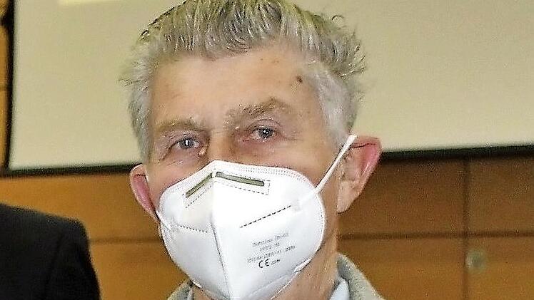 Mit der Ehrennadel des Landkreises Bamberg wurde Feldgeschworener Karl Geyer geehrt.