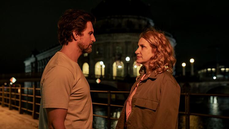 Kann Caro (Chiara Schoras) ihre Gef&uuml;hle f&uuml;r Marc (Tom Beck) zur&uuml;ckhalten?