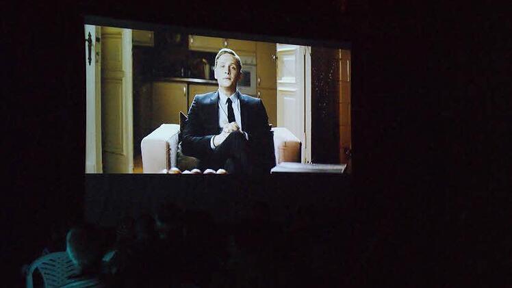 Über 100 Zuschauer lockte Matthias Schweighöfers "Schlussmacher" ins Eltmanner Freibad.