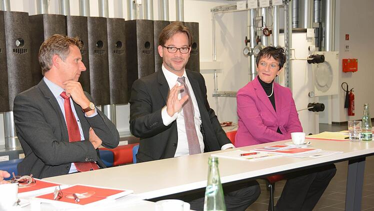 Parlamentarischer Staatssekretär Florian Pronold zu Gast bei Glen Dimplex in Kulmbach. Foto: Dagmar Besand