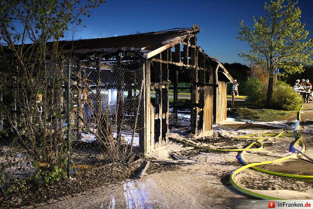 Scheunenbrand in Bayreuth - Therapiezentrum wurde evakuiert