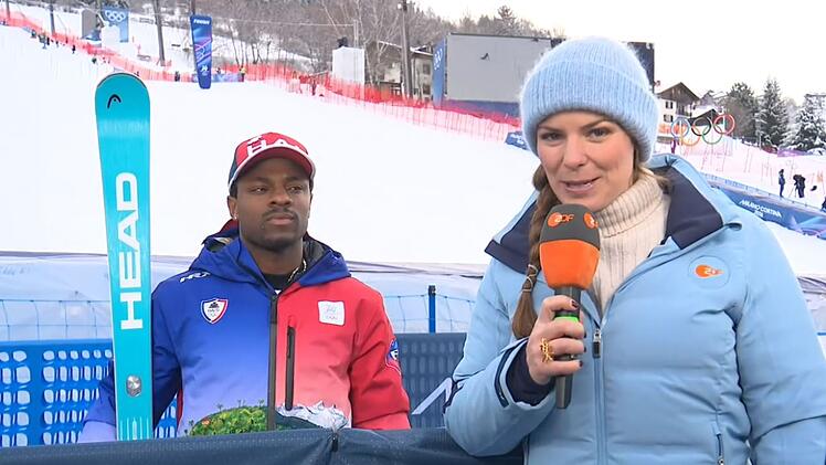 Amelie Stiefvatter spricht mit einem stolzen Rrichardson Viano.