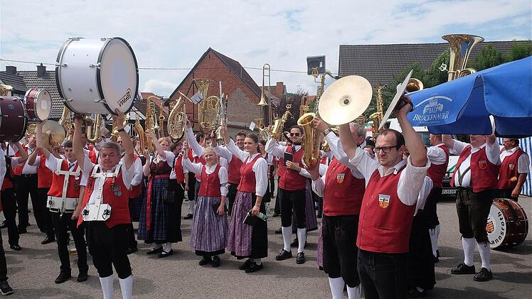 Die Klingenthaler Musikanten feierten in Windheim  Foto: Gerd Schaar