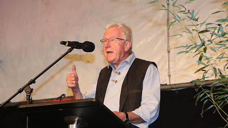 Wilhelm Wolpert zeigt, wie vielfältig die fränkische Mundart ist.  Foto: pr