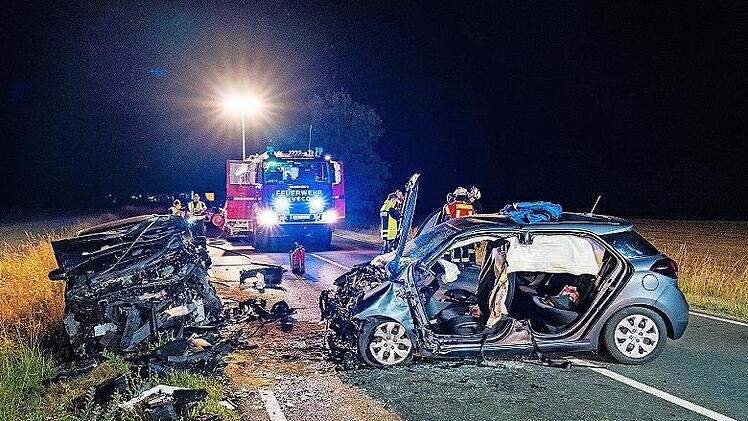 Zwischen Schlammersdorf und der Einfahrt nach Hallerndorf kam es am Mittwochabend zu dem schweren Verkehrsunfall.