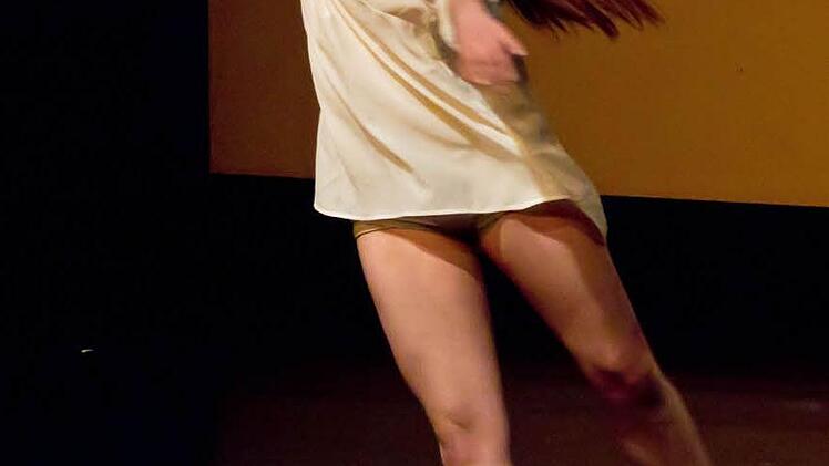 Impressionen vom Tanztheaterabend in der Coburger ReithalleFoto: Jochen Berger