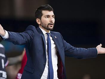 Hat mit seiner Mannschaft in den nächsten Tagen einiges aufzuarbeiten: Bambergs neuer Cheftrainer Federico Perego Foto: championsleague.basketball