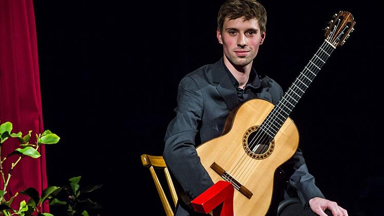 Gitarrist und Lautenist: Elias Conrad gastierte im Elsicher Dorfhaus.Foto: Jochen Berger