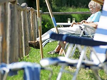 Gäste des Wohnmobilstellplatzes auf dem Bleichrasen. Foto: Archiv/Arkadius Guzy