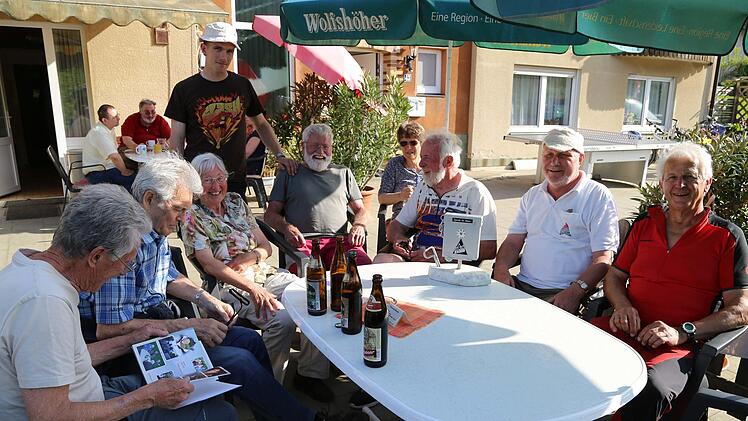 Die Kletterer in gemütlicher Runde bei Oma Eichler Foto: Framz Galster
