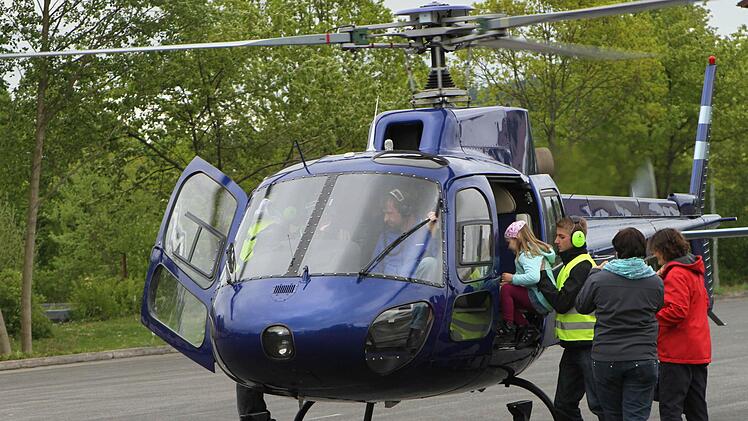 Die Helikopter-Rundflüge stießen auf großes Interesse.  Fotos: Günther Geiling
