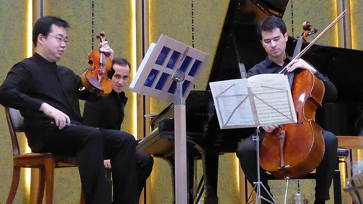 Feng Ning, Igor Levit und Danjulo Ishizaka spielten zum Abschluss der KlangWerkstatt 2016 das Klaviertrio Nr. 2 von Dmitri Schostakowitsch. Foto: Ahnert