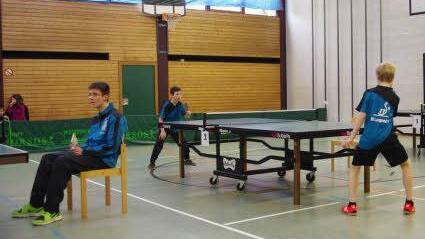 Spannende Begegnungen beim Tischtennisturnier des SV Langendorf. Foto: Dieter Nerreter