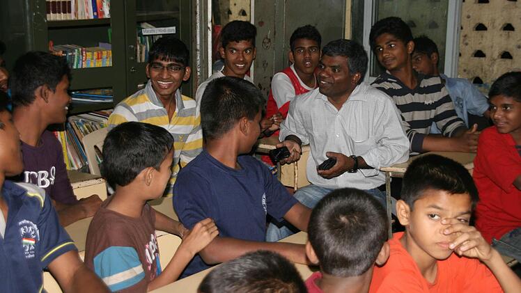 Pater Thomas hat viele Jahre mit Straßenkindern in Indien und behinderten Kindern gearbeitet, ehe er als Priester in die Erzdiözese Bamberg kam.  Foto: Sonny Adam
