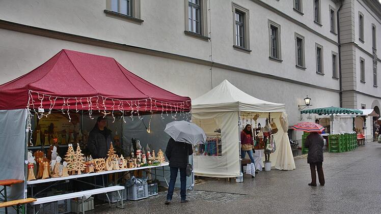 Weihnachtsmarkt in Maria Bildhausen. Hanns Friedrich
