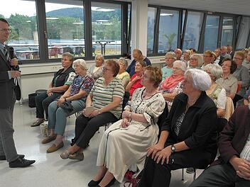 Rund hundert G&auml;ste h&ouml;rten den Vortrag des Coburger Demenz-Experten Johannes W. Kraft im Medienhaus Baumann.Peter M&uuml;ller