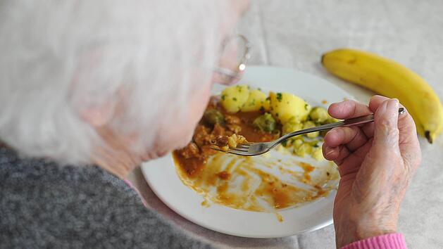 Bayerns Landwirtschafts- und Ern&auml;hrungsministerin Michaela Kaniber (CSU) will eine bessere, bek&ouml;mmlichere und bayerischere Verpflegung f&uuml;r die Bewohner von Senioreneinrichtungen. Foto: Patrick Pleul/dpa