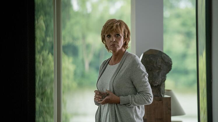 Ulrike Hansen, die Mutter (Ulrike Kriener) der verschwundenen Anna Thomsen, ist misstrauisch: Sie traut ihrem Schwiegersohn das Verbrechen nicht zu. Aber was ist dann passiert?