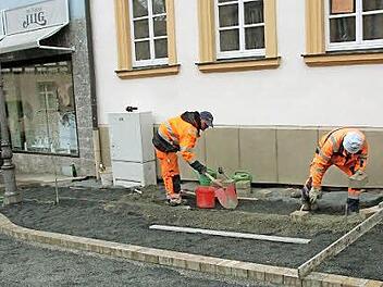 Der Außenbereich am Fränkischen Hof wird hergerichtet. Foto: Heike Beudert