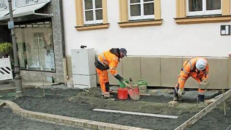Der Außenbereich am Fränkischen Hof wird hergerichtet. Foto: Heike Beudert